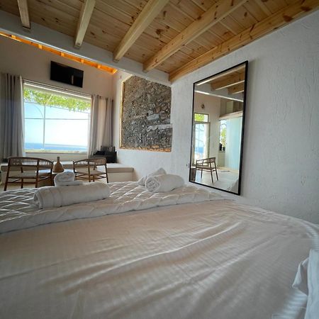 דירות פלומרי Michalelis Loft & Cave מראה חיצוני תמונה