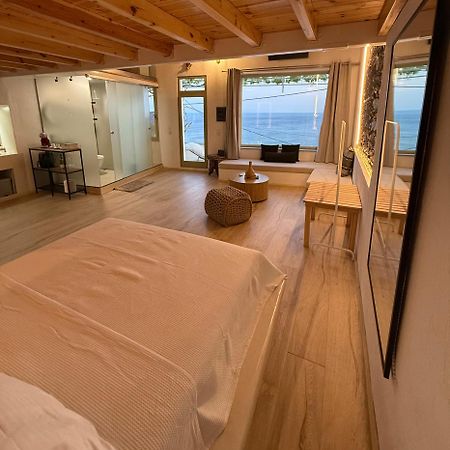 דירות פלומרי Michalelis Loft & Cave מראה חיצוני תמונה